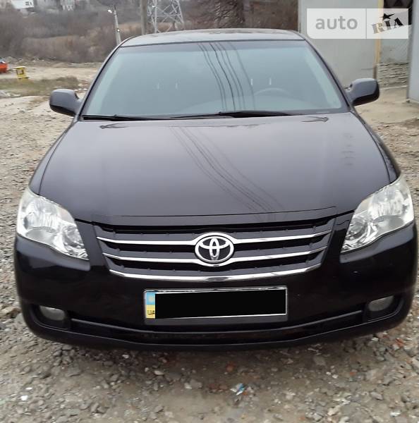 Легкові Toyota Avalon