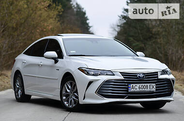 Toyota Avalon Hybrid  2019