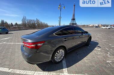 Toyota Avalon  2013