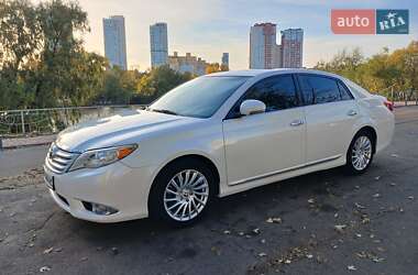 Toyota Avalon 2010