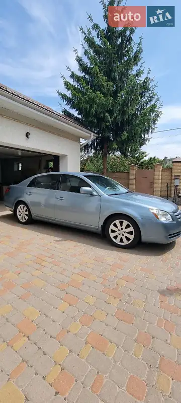 Toyota Avalon 2005