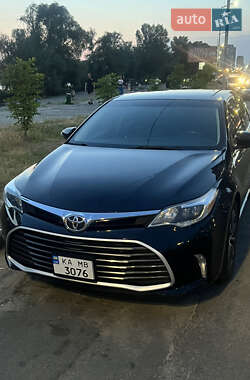 Toyota Avalon  2015