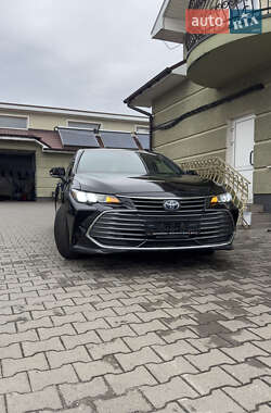 Toyota Avalon  2020
