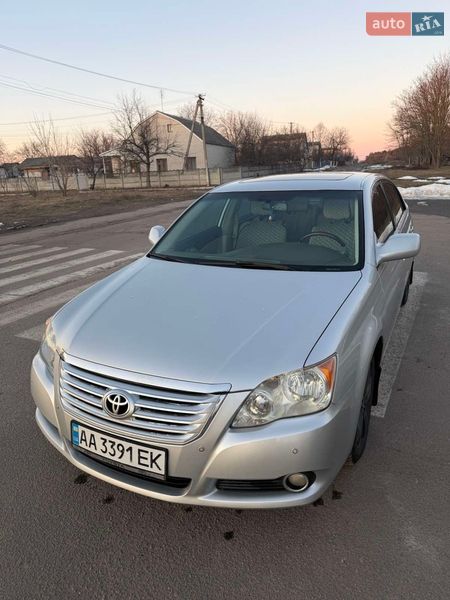 Легковые Toyota Avalon