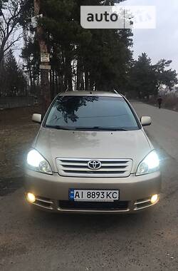 Toyota Avensis Verso  2003