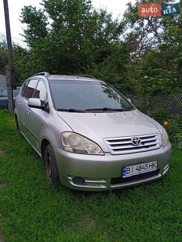 Toyota Avensis Verso