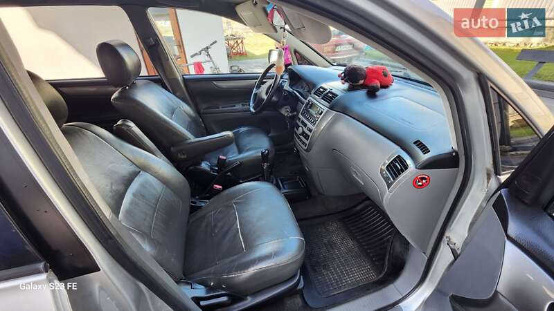 Toyota Avensis Verso