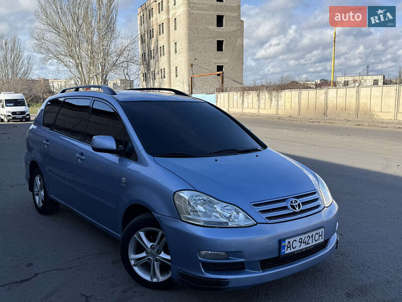 Toyota Avensis Verso