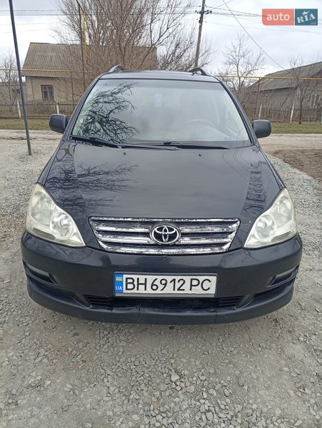 Toyota Avensis Verso