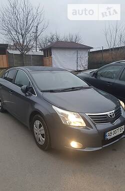 Toyota Avensis official 2010