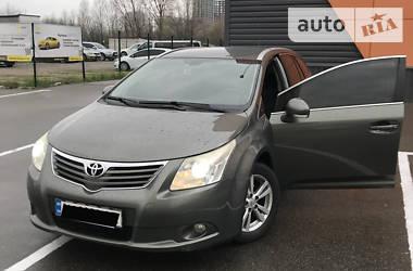 Toyota Avensis  2011