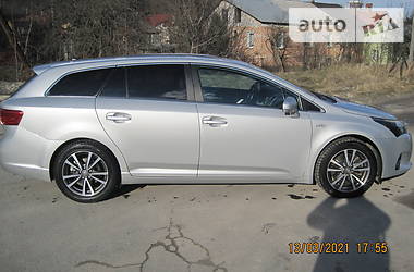 Toyota Avensis  2012