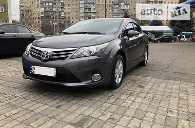 Toyota Avensis  2012