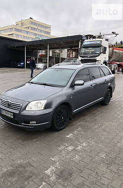 Toyota Avensis  2004