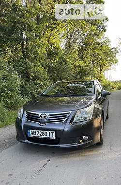 Toyota Avensis  2010