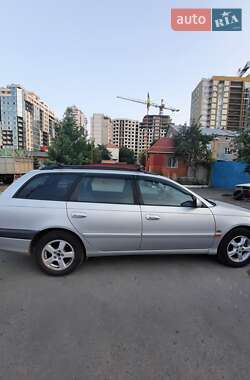Toyota Avensis 2003