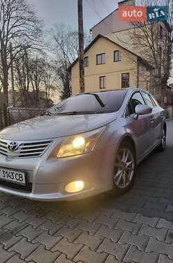 Toyota Avensis  2011