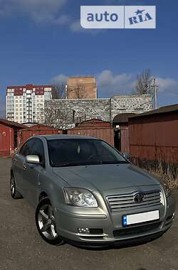 Toyota Avensis  2005