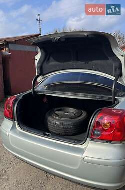 Toyota Avensis  2005