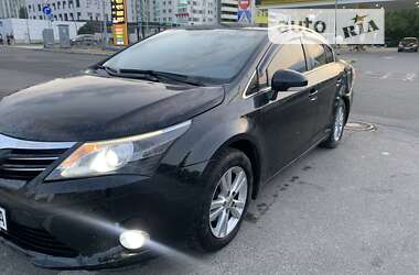 Toyota Avensis  2012