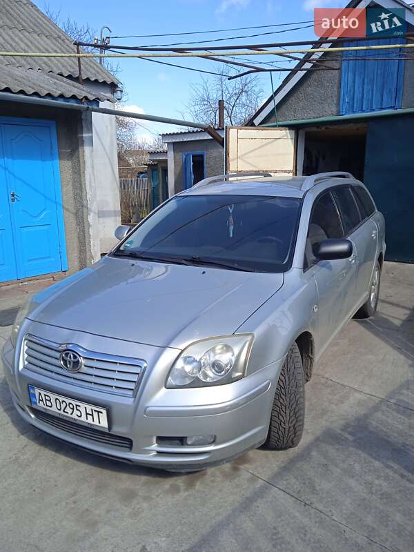 Универсал Toyota Avensis