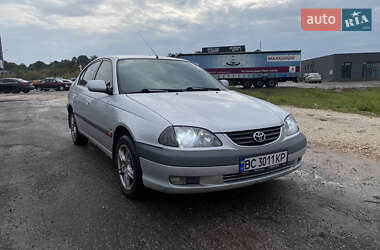 Toyota Avensis  2001