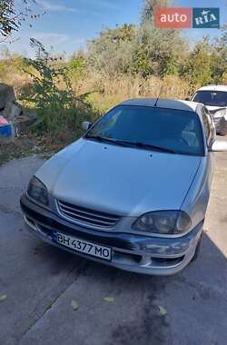 Toyota Avensis  2000