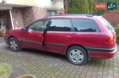 Toyota Avensis  1999