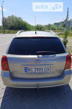 Toyota Avensis  2003