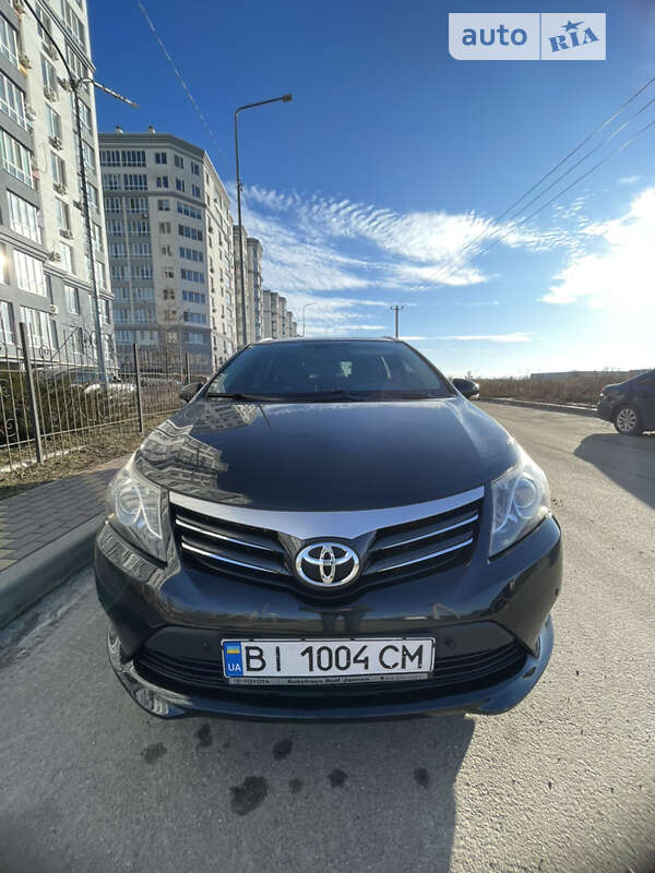 Универсал Toyota Avensis