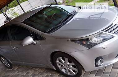 Toyota Avensis  2011