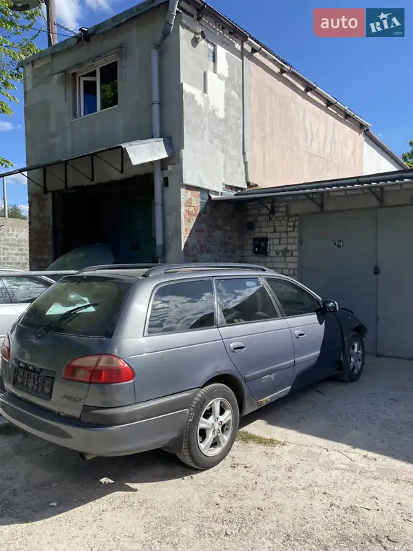 Toyota Avensis