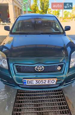 Toyota Avensis  2004
