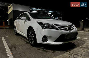 Toyota Avensis  2013