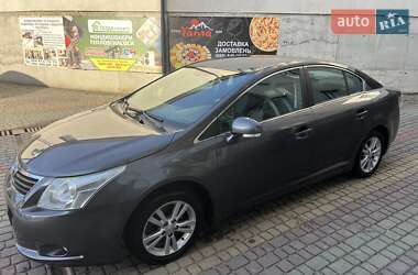 Toyota Avensis  2011