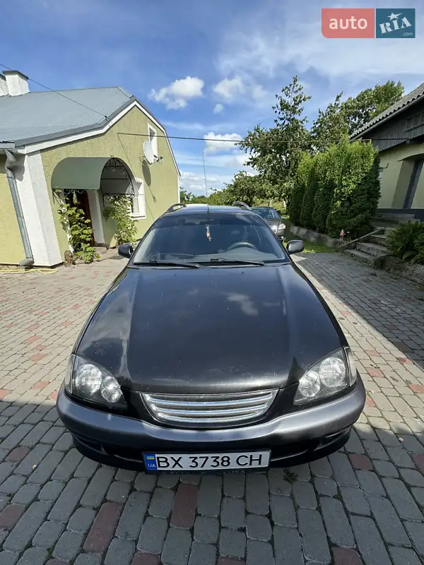Toyota Avensis 1999