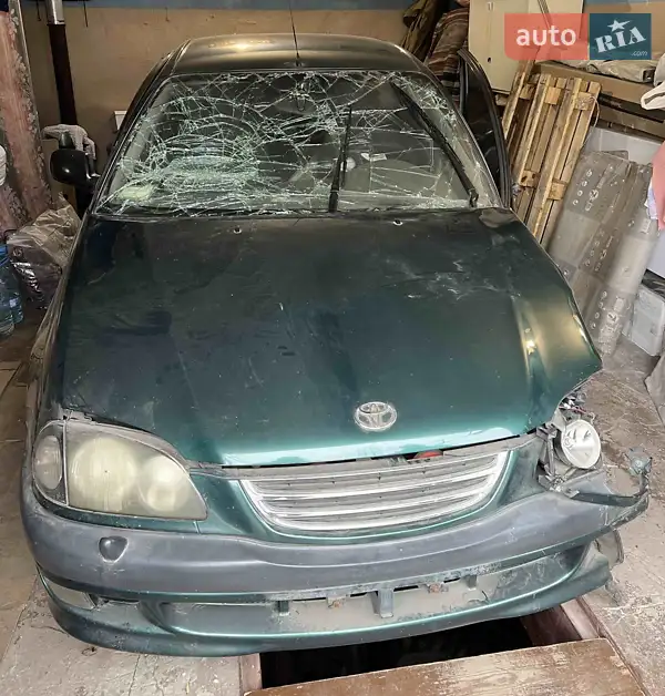Toyota Avensis 1999