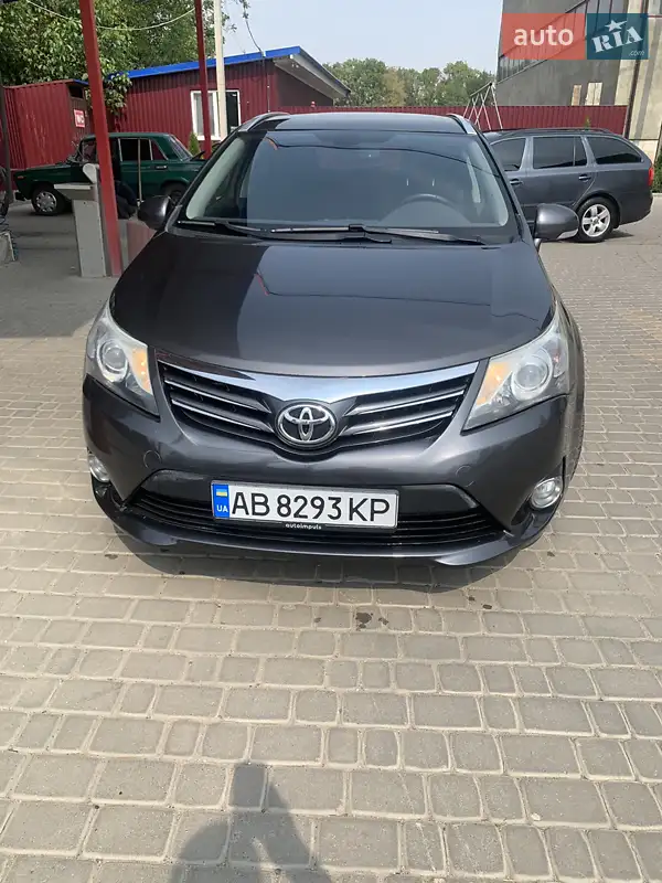 Toyota Avensis 2013