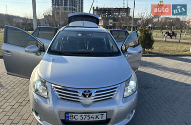 Toyota Avensis  2010