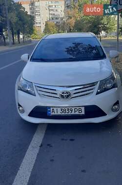Toyota Avensis 2015