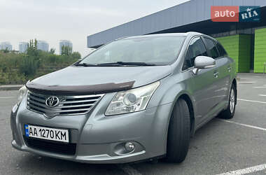 Toyota Avensis  2011