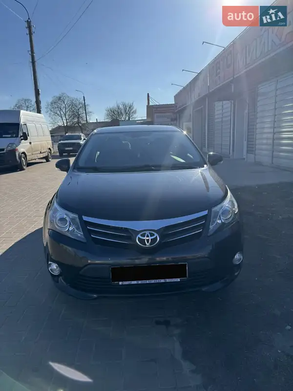 Toyota Avensis 2015
