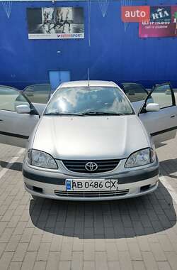 Toyota Avensis  2002