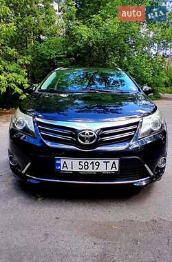 Toyota Avensis 2012
