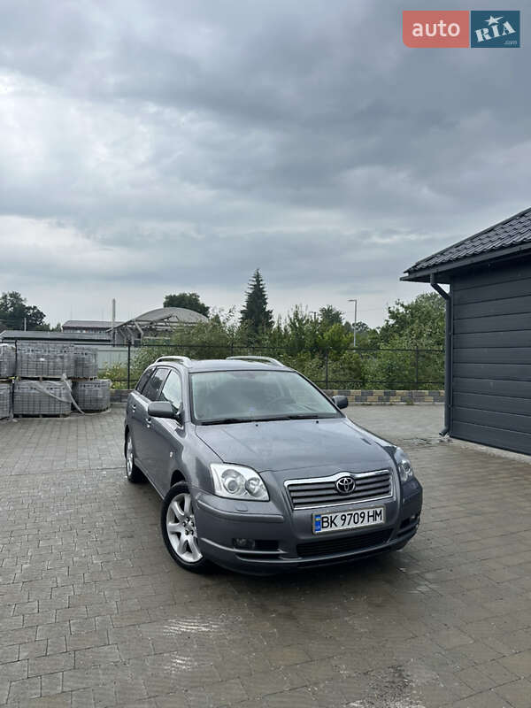 Универсал Toyota Avensis