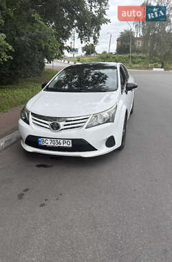 Toyota Avensis  2012