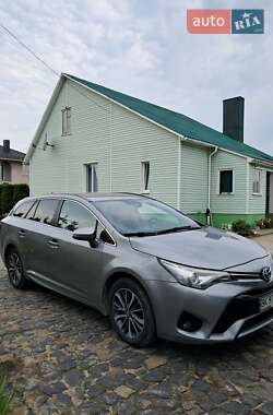 Toyota Avensis 2015