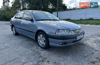 Toyota Avensis  2001