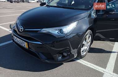 Toyota Avensis  2015