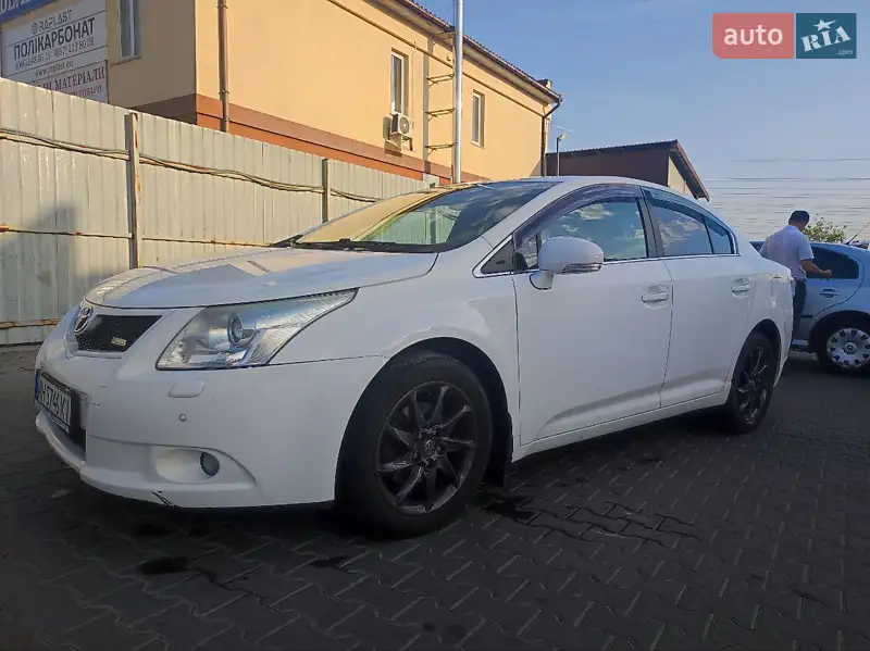 Toyota Avensis 2011